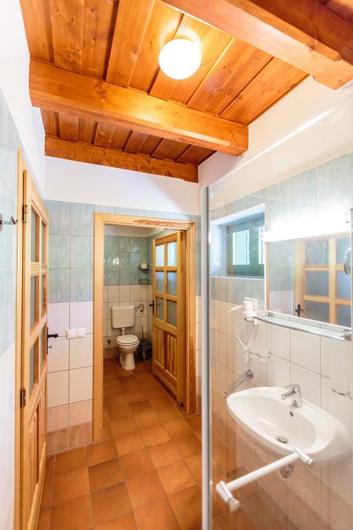Oereghegyi Apartman Vindornyalak Rum bild